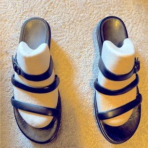 EUC Dansko sandal. Very comfortable. Size 40